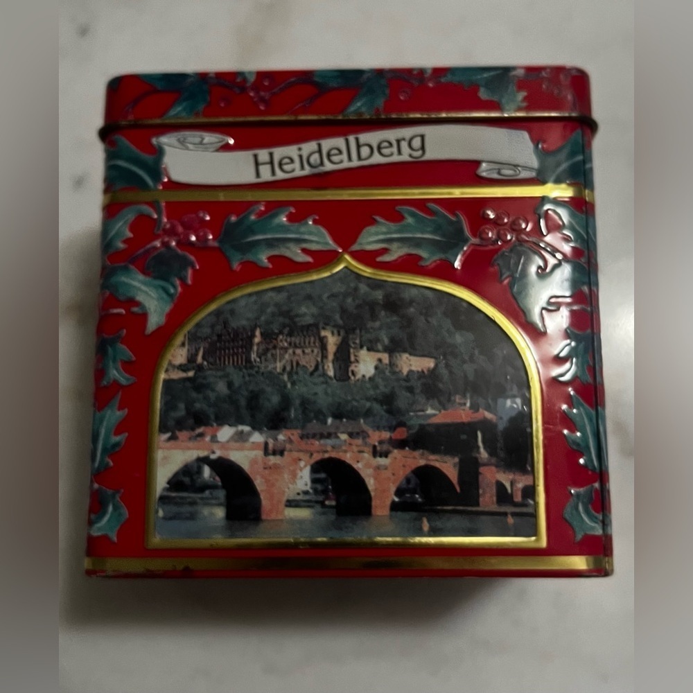 VTG Lambertz Aachen German Musical Cookie Tin  Christmas Holiday Still Plays